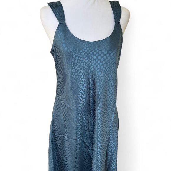 90'S VINTAGE JONES NEW YORK BLUE‎ SATINY MAXI DRESS LARGE. - Picture 2 of 7